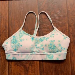 Lululemon sports bra, size 6, EUC